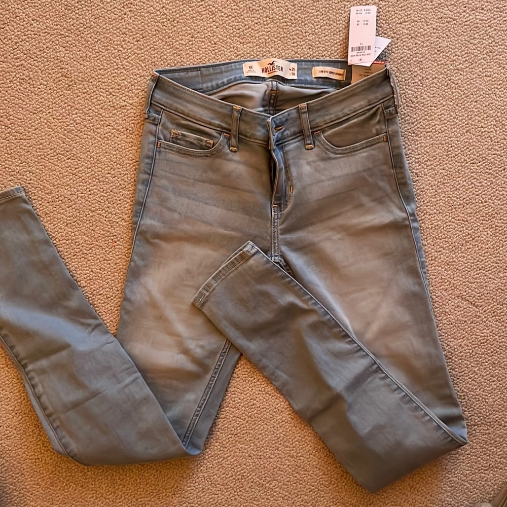 NWT Hollister low rise skinny jeans